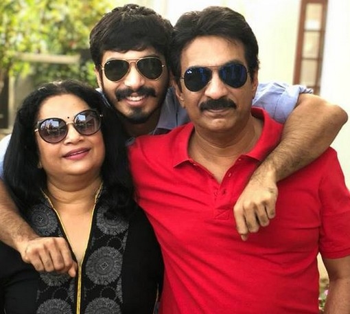 ഒമ്പത് മാസമായി വിവാഹത്തിന്റെ ഒരുക്കങ്ങൾ നടക്കുകയായിരുന്നു; ആർഭാടമായി നടത്താൻ തീരുമാനിച്ചിരുന്ന ചടങ്ങുകൾ ലളിതമാക്കി; ലൂലു കൺവെൻഷൻ സെന്ററിൽ നടത്താൻ നിശ്ചയിച്ച വേദി ചൈന്നൈയിലേക്ക് മാറ്റി;മകന്റെ വിവാഹത്തിന് വച്ച പണം ദുരിതാശ്വാസ പ്രവർത്തനങ്ങൾക്ക് നല്കി ഉണ്ണി മേനോൻ; അങ്കൂർ ഉണ്ണിയുടെ വിവാഹം ആർഭാടങ്ങളില്ലാതെ