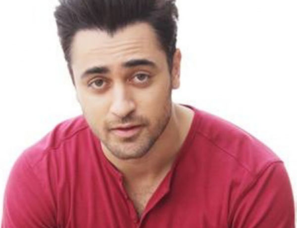  ബിക്കിനിയിലും സെക്‌സി പോസിലും ഉള്ള പെണ്‍കുട്ടികളുടെ ചിത്രങ്ങള്‍ എടുത്ത് സൂക്ഷിച്ച സംവിധായകനെ അറിയാം; സിനിമയിലെടുത്താല്‍ തനിക്ക് എന്താണ് പകരം തരിക എന്ന് നടിമാരോട് ചോദിക്കുന്നതും പതിവ്; ഇത്രയും കാലം മിണ്ടാതിരുന്നത് തെറ്റായി പോയി; വെളിപ്പെടുത്തലുമായി ഇമ്രാന്‍ ഖാന്‍