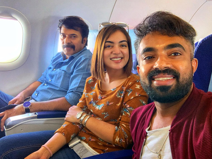 മമ്മൂട്ടിക്കൊപ്പം ഫഹദ് ഇല്ലാതെ നസ്രിയ; ഗ്രിഗറിയുടെ സെല്‍ഫി സോഷ്യല്‍മീഡിയയില്‍ സൂപ്പര്‍ഹിറ്റ്; ക്യുട്ടായി നസ്രിയയുടെ പുഞ്ചിരി; ഏതാണ് മൂലയ്ക്കിരിക്കുന്ന ചുള്ളനെന്ന് ആരാധകര്‍