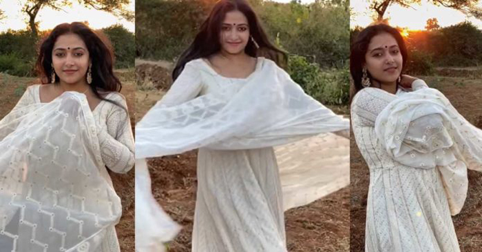 തൂവെള്ള വസ്ത്രത്തില്‍ സുന്ദരിയായി പ്രണയഗാനത്തിന് ചുവടുവച്ച് അനുസിത്താര; ലവ് ആക്ഷന്‍ ഡ്രാമയിലെ സുന്ദരഗാനത്തിന് ചുവടുവക്കുന്ന പ്രിയ നടിയുടെ വീഡിയോ ഏറ്റെടുത്ത് ആരാധകര്‍