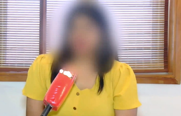  അവര്‍ക്ക് സെക്സ് മാഫിയാ ബന്ധമുണ്ട്, തന്നെ കാഴ്ചവെക്കാന്‍ ശ്രമിച്ചു; നീയൊന്ന് കണ്ണടച്ചാല്‍ നല്ല രീതിയില്‍ സെറ്റിലാകാമെന്ന് പറഞ്ഞു'; മുകേഷിനെതിരെ പീഡന പരാതി നല്‍കിയ നടിക്കെതിരെ ബന്ധുവായ യുവതിയുടെ പരാതി 