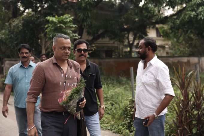  സുരേഷ് ഗോപി നായകനായി അഭിനയിക്കുന്ന വരാഹത്തില്‍ ജോയ്ന്‍ ചെയ്ത്  ഗൗതം വാസുദേവ മേനോന്‍; ചിത്രത്തില്‍ സുരാജും നവ്യയും പ്രാച്ചി തെഹ്ലാനും അടക്കം നിരവധി താരങ്ങള്‍