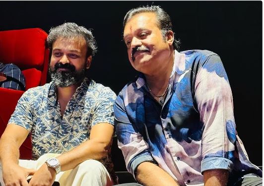 ഗരുഡന്റെ പ്രിവ്യൂ ഷോയ്ക്കിടെ കുഞ്ചാക്കോ ബോബന് പിറന്നാളാഘോഷം;ചാക്കോച്ചന് ബര്‍ത്ത്ഡേ കേക്ക് മുറിച്ചു നല്‍കി സുരേഷ് ഗോപി; വീഡീയോ പങ്ക് വച്ച് നടന്‍ 