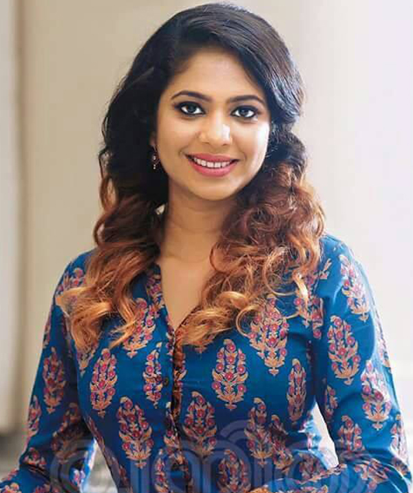 ജീവിതത്തിലെ ഏറ്റവും വലിയ പ്രതിസന്ധി വിവാഹ മോചനം; എല്ലാം അതിജീവിച്ചത് മകന് വേണ്ടി; ഏറ്റവും സന്തോഷം പകര്‍ന്നത് മകന് ജനമം നല്‍കിയ നിമിഷം; ഇപ്പോഴും സന്തോഷവാനായി ഇരിക്കുന്ന അദ്ദേഹത്തോട് ബഹുമാനം മാത്രം; നടി ശ്രിന്ദ ജീവിതം പറയുന്നു