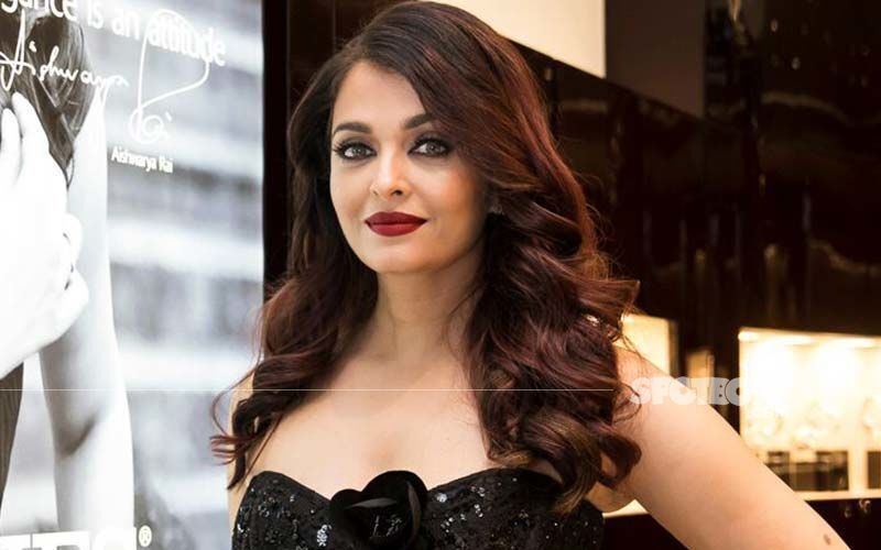  നാസിക്കില്‍ വാങ്ങിയിട്ട 1 ഹെക്ടര്‍ ഭൂമിയുടെ നികുതി അടച്ചില്ല; ഭൂനികുതി അടക്കാത്തതിന് ഐശ്വര്യ റായ്ക്ക് നോട്ടീസ് അയച്ച്  മഹാരാഷ്ട്രസര്‍ക്കാര്‍;  നികുതി തുകയായ 21,960 രൂപ രണ്ടു ദിവസത്തിനുള്ളില്‍ അടയ്ക്കാമെന്ന് നടി