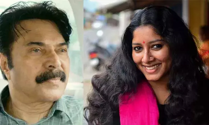  മമ്മൂക്കയെ നേരില്‍ കണ്ടപ്പോള്‍ ഒരു അനുഗ്രഹം പോലെയായിരുന്നു; ഒരു കഥാപാത്രത്തിന് വേണ്ടി അദ്ദേഹം ശരീരം എങ്ങനെ ഉപയോഗിക്കുന്നു എന്നത് പഠിക്കാന്‍ ആഗ്രഹിച്ചു; മമ്മൂട്ടിയോട് ഉള്ള ആരാധന തുറന്നുപറഞ്ഞ് അനുമോള്‍