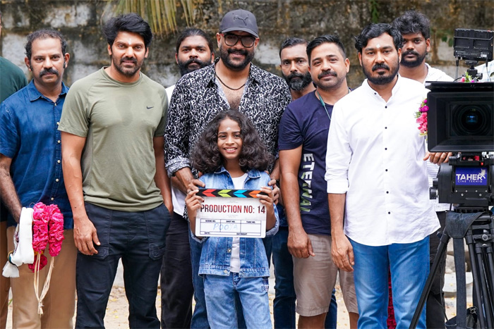 എമ്പുരാനു ശേഷം പുതിയ ചിത്രവുമായി മുരളി ഗോപി; ആര്യ നായകനാകുന്ന സിനിമയുടെ പൂജ മംഗളനാഥസ്വാമി ശിവ ക്ഷേത്രത്തില്‍ 