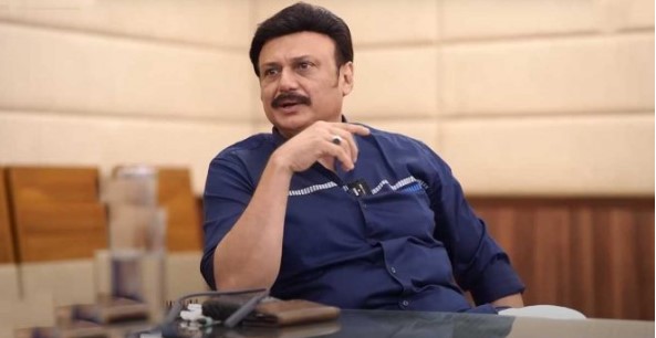 ഒരു മാനവരാശിക്ക് മൂന്ന് ദൈവങ്ങളോ; ദൈവം എന്ന് പറയുന്നത് ഒരാളെ പാടുള്ളൂ; മനുഷ്യര്‍ക്കെല്ലാം ഒരു ദൈവമാണെങ്കില്‍ ഞാന്‍ വിശ്വസിക്കുമായിരുന്നു; ദൈവവിശ്വാസിയാണോ എന്ന ചോദ്യത്തിന് നടന്‍ ബൈജു നല്കിയ മറുപടി സോഷ്യല്‍മീഡിയയില്‍ ചര്‍ച്ചയാകുമ്പോള്‍