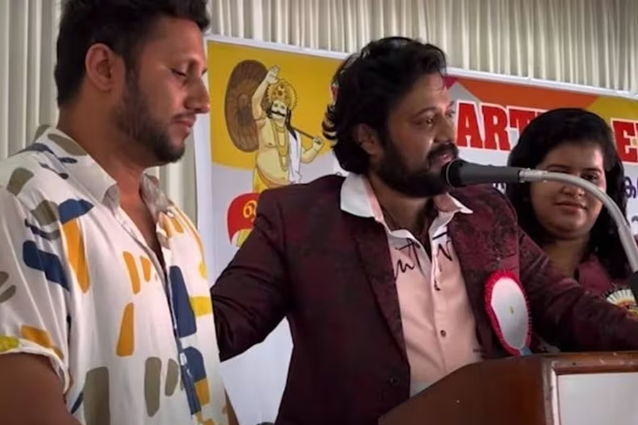  ജോസഫ് ഡോക്ടറോട് പറഞ്ഞത് ഞാന്‍ പോയാലും ചേട്ടന്‍ ജീവനോടെ ഉണ്ടാവണമെന്ന്; ബാല ചേട്ടന്‍ ജീവിച്ചിരുന്നാല്‍ ഒരു പാട് പേര്‍ രക്ഷപ്പെടും; തനിക്ക് കരള്‍ പകുത്ത് തന്ന ആളെ വേദിയില്‍ പരിചയപ്പെടുത്തി നടന്‍ ബാല