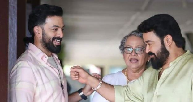  ലാലേട്ടന്‍ ആയുര്‍വേദ ചികിത്സയില്‍ ഇരിക്കുന്ന സമയത്താണ് ബ്രോ ഡാഡിയുടെ കഥ പറയുന്നത്;സൂം വഴിയാണ്  കഥ പറഞ്ഞത്;എന്റെ അച്ഛനായി അഭിനയിക്കുന്നതില്‍ കുഴപ്പമുണ്ടോയെന്ന് ചോദിച്ചിരുന്നു; പൃഥിരാജ് പങ്ക് വച്ചത്