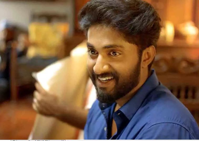 ലവ് ആക്ഷന്‍ ഡ്രാമയുടെ എഡിറ്റിങ് സമയത്ത്  ഉറങ്ങുകയായിരുന്നു; ചിത്രത്തിന്റെ വിജയം അത്ഭുതപ്പെടുത്തി; കോളേജില്‍ പഠിക്കുന്ന സമയത്ത് ഏഴോ എട്ടോ കാമുകിമാരുണ്ടായിരുന്നു; ഉടലിലെ ഇന്റിമേറ്റ് സീനില്‍ ദുര്‍ഗ്ഗ ആയതുകൊണ്ട് അനായാസം ചെയ്യാന്‍ സാധിച്ചു; ധ്യാന്‍ ശ്രീനിവാസന്‍ മനസ് തുറക്കുമ്പോള്‍