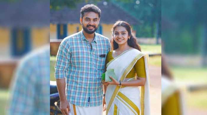 ടൊവിനോയെ നായകനാക്കി ജൂഡ് ആന്റണിയുടെ പുതിയ ചിത്രം അണിയറയില്‍; നായികയായി അമ്പിളി ഫെയിം തന്‍വി റാമും; ലൊക്കേഷന്‍ ചിത്രം ഏറ്റെടുത്ത് ആരാധകരും