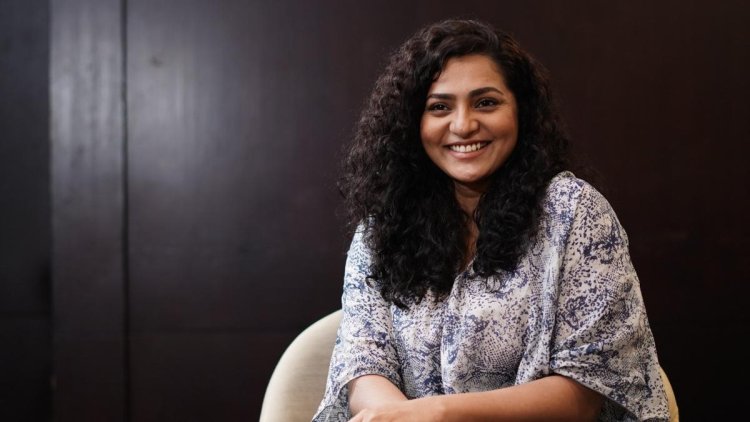  സിനിമയില്‍ അഭിനയിക്കുന്ന കാലം മുതല്‍ വിവിധ കോണുകളില്‍ നിന്ന് സ്റ്റോക്കിങ് അനുഭവിച്ചു; ഭയന്ന് വിറച്ച് ജീവിക്കേണ്ട സാഹചര്യം പോലും ഉണ്ടായി; 12 വര്‍ഷമായി രണ്ടു പുരുഷന്‍മാര്‍ എന്നെ ഫോളോ ചെയ്യുകയാണ്: പാര്‍വതി തിരുവോത്തിന്റെ വാക്കുകള്‍ ചര്‍ച്ചയാകുമ്പോള്‍