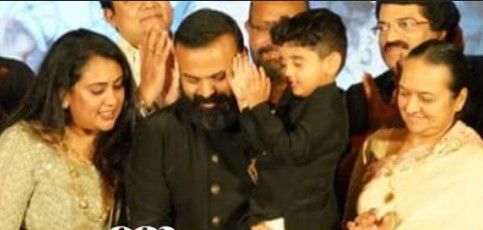 ന്നാ താന്‍ കേസ് കൊട് സിനിമയുടെ വിജയാഘോഷത്തില്‍ താരമായി കുഞ്ചാക്കോയും മകന്‍ ഇസഹാക്കും; താരത്തിന്റെ പിറന്നാള്‍ ആഘോഷവും വിജയാഘോഷത്തിനൊപ്പം ഒരുക്കി അണിയറക്കാര്‍;  ഇസഹാക്ക് നിറഞ്ഞ് നിന്ന വീഡിയോ സോഷ്യല്‍മഡീയയില്‍ വൈറലാകുമ്പോള്‍
