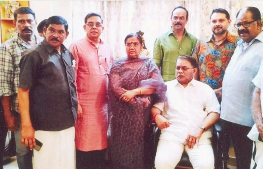 മകന്‍ രാജ്കുമാറിനൊപ്പം വീണ്ടും ക്യാമറയ്ക്ക് മുന്നിലേക്കെത്താനൊരുങ്ങി ജഗതി ശ്രീകുമാര്‍; സിബിഐ അഞ്ചാം ഭാഗത്തിന് പിന്നാലെ ഹാസ്യ സാമ്രാട്ട്‌ എത്തുക പ്രേംനസീര്‍ സുഹൃദ്‌സമിതിയുടെ  ചിത്രത്തില്‍