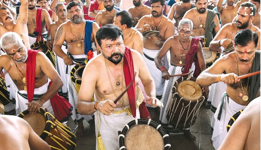 ദുര്‍ഗാഷ്ടമി നാളില്‍ ചോറ്റാനിക്കര ക്ഷേത്രത്തില്‍ മേളപ്രമാണിയായി കൊട്ടിക്കയറി ജയറാം; പവിഴമല്ലിത്തറ മേളത്തിന് പതിവ് തെറ്റാതെ നടന്റെ സാന്നിധ്യം