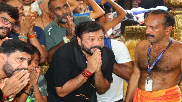 അയ്യപ്പന് മുന്നില്‍ നിറകണ്ണുകളോടെ കണ്ണടച്ച് നിന്ന് പ്രാര്‍ത്ഥിച്ച് ജയറാം; തുലാമാസ പൂജകള്‍ക്കായി നട തുറന്നപ്പോള്‍ ശബരിമല ദര്‍ശനം നടത്തി നടന്‍; ദര്‍ശനത്തിന് നടന് ലഭിക്കുന്ന പ്രത്യേക പരിഗണനയില്‍ എതിര്‍പ്പ് അറിയിച്ച് സോഷ്യല്‍മീഡിയ