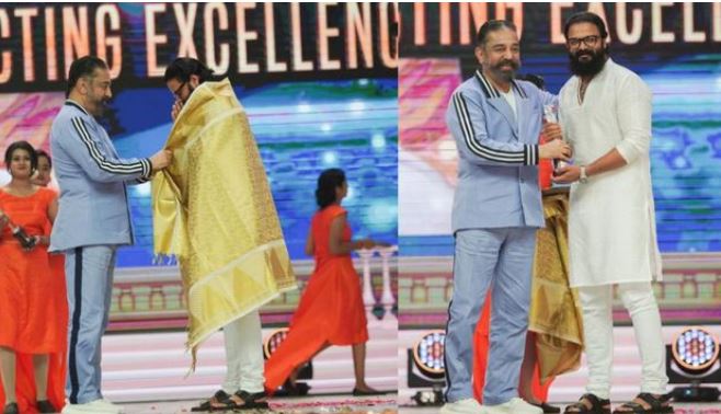  ഒരു സിനിമയില്‍ പോലും അഭിനയിക്കും എന്നു കരുതിയ ആളല്ല ഞാന്‍; 20 വര്‍ഷം പൂര്‍ത്തിയാകുമ്പോള്‍ ഇത്രയും വലിയ ഒരു മുഹൂര്‍ത്തം ഉണ്ടാകുമെന്ന് കരുതിയില്ല; കലാദേവത കനിഞ്ഞ് തന്ന സമ്മാനം എന്ന പറഞ്ഞ് കമല്‍ഹാസനില്‍ നിന്നും പുരസ്‌കാരം ഏറ്റു വാങ്ങുന്ന ചിത്രം പങ്ക് വച്ച് ജയസൂര്യ കുറിച്ചതിങ്ങനെ