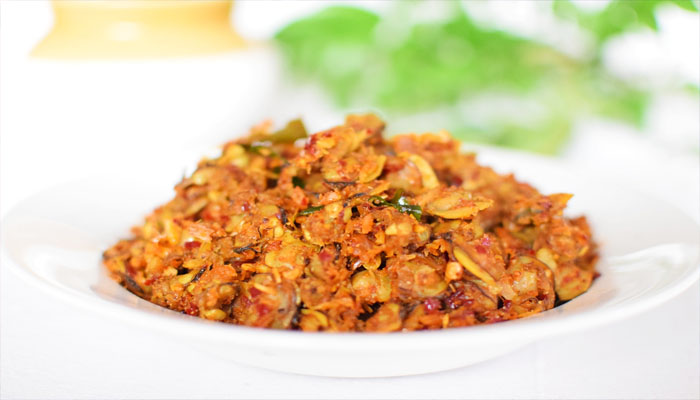 ഉച്ചയൂണിനോപ്പം സ്‌പെഷ്യലായി കക്കയിറച്ചി