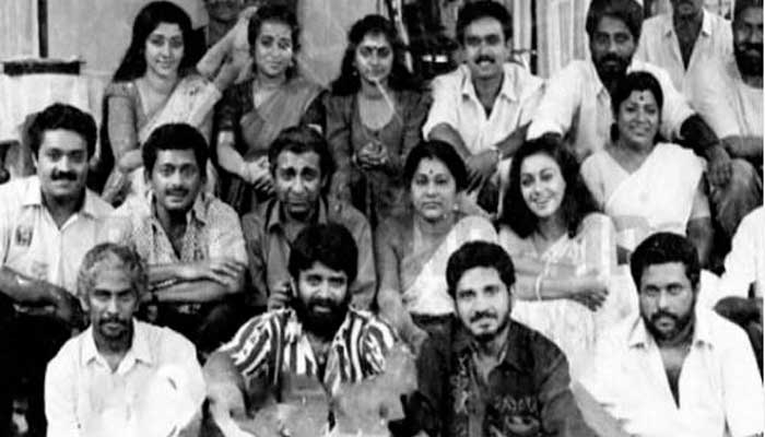 എവിടെ ഡോ. സണ്ണി?; ലാല് പങ്കുവെച്ച മണിച്ചിത്രത്താഴ് ടീമിന്റെ ചിത്രത്തില്‍ മോഹന്‍ലാലിനെ തിരഞ്ഞ് ആരാധകര്‍