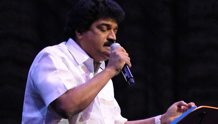 മുളവുകാട് അനധികൃത കെട്ടിട നിർമ്മാണക്കേസ്: എം.ജി.ശ്രീകുമാറിനെ പത്താം പ്രതിയാക്കി അന്വേഷണ റിപ്പോർട്ട് നൽകിയെങ്കിലും പഴുതുകൾ ഒരുക്കി കൊടുത്ത് വിജിലൻസ്