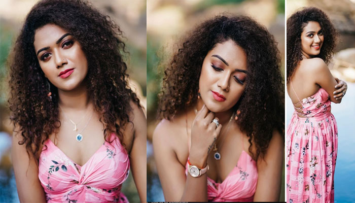 'സന്തോഷമുള്ളവരായിരിക്കുമ്പോള്‍ നമ്മള്‍ ഏറെ വ്യത്യസ്തരായി തിളങ്ങും'   പിങ്ക് ഡ്രസ്സില്‍ സുന്ദരിയായി തിളങ്ങി മറീന  മൈക്കിള്‍ കുരിശിങ്കല്‍!താരത്തിന്റെ  പുതിയ ഇന്‍സ്റ്റാഗ്രാം ചിത്രങ്ങള്‍ വൈറല്‍ !