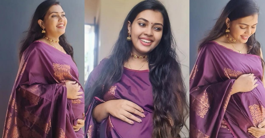 പര്‍പ്പിള്‍ നിറത്തിലുള്ള സാരിയില്‍ നിറവയറുമായി മൃദുല വിജയ്; ഉടന്‍ അമ്മയാകുമെന്ന് അറിയിച്ച് ഗര്‍ഭകാല ചിത്രങ്ങളുമായി താരം