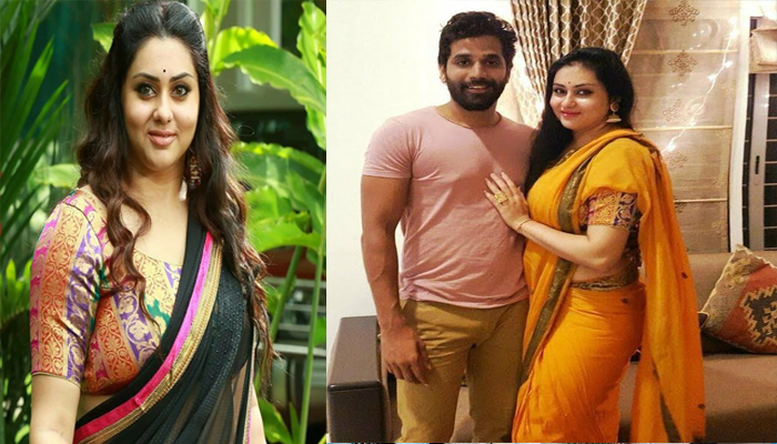  പരിശോധനയ്ക്കായി മൂന്നു തവണയായി പലയിടത്തും നിര്‍ത്തേണ്ടി വന്നുവെങ്കിലും യേര്‍ക്കാട് എത്തിയപ്പോള്‍ നേരിട്ടത് മോശം പെരുമാറ്റം; വാഹനപരിശോധകരോട് നടി നമിത തട്ടിക്കയറിയെന്ന വാര്‍ത്തയ്ക്ക് പിന്നിലെ സത്യാവസ്ഥ വെളിപ്പെടുത്തി ഭര്‍ത്താവ് രംഗത്ത്