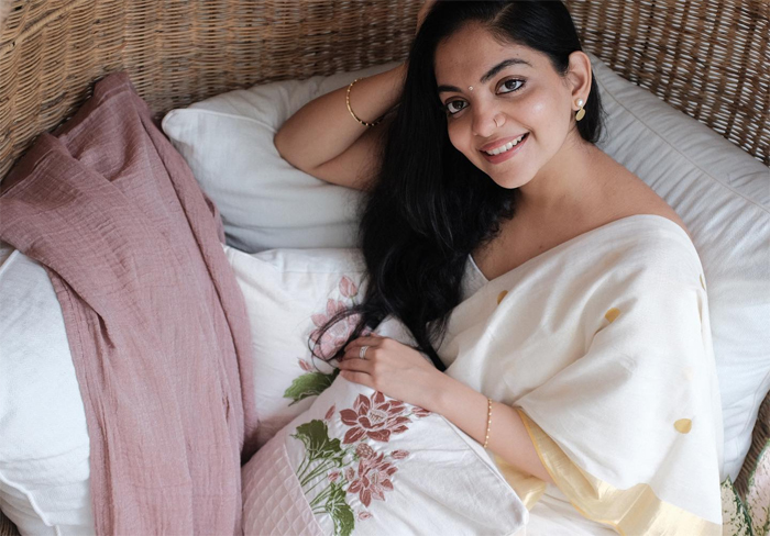 എന്റെ ക്യാരക്ടറിനെക്കുറിച്ച് മോശം പറയുന്നവരെ പ്രതിരോധിക്കുന്നത് നേരിട്ട് അറിയുന്നുണ്ടായിരുന്നു: സുഹൃത്തുക്കള്‍ എന്നെ പ്രൊട്ടക്ട് ചെയ്യുന്നത് പോലെയാണ് ആളുകള്‍ കൂടെ നിന്നത്; വിവാദത്തില്‍ കൂടെ നിന്നവര്‍ക്ക് നന്ദി പറഞ്ഞ് അഹാന; പിന്തുണച്ചെത്തി നിമിഷ് രവി