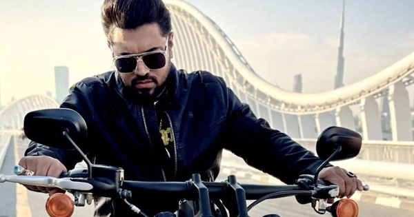 വണ്ണം കുറച്ച് ചുള്ളന്‍ ലുക്കില്‍ ബൈക്കില്‍ മാസ് ലുക്കില്‍ നിവിന്‍ പോളി; ഹനീഫ് അദേനി ചിത്രത്തിലെ നിവിന്റെ ലുക്ക് പുറത്ത് 