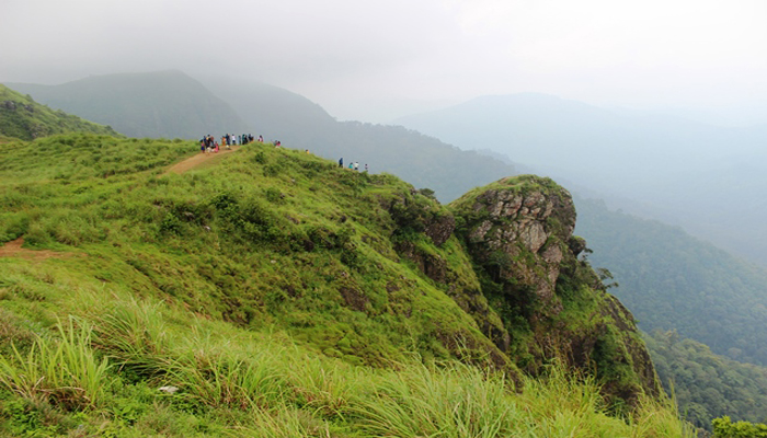 സുന്ദരമായ ഒരു പരുന്തന്‍പാറ യാത്ര