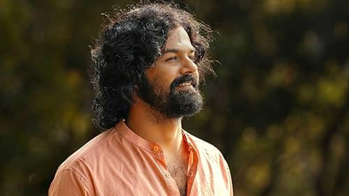  പ്രണവ് മോഹന്‍ലാല്‍ തെലുങ്കിലേക്ക്;  മൈത്രി മൂവി മേക്കേഴ്സ് നിര്‍മ്മിക്കുന്ന  കൊരട്ടാല ശിവ സംവിധായകനാകുന്ന ചിത്രത്തില്‍ താരപുത്രനുമെന്ന് സൂചന