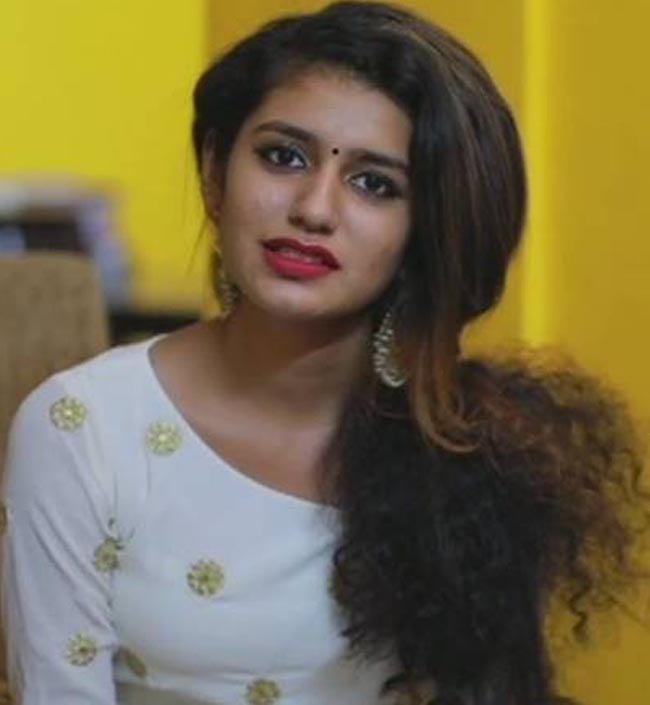 ഹിറ്റാക്കിയ ആളുകള്‍ തന്നെ ഇപ്പോള്‍ വലിച്ചുകീറാന്‍ നോക്കുന്നു.!! വേറൊരു നടിയെ സന്തോഷിപ്പിക്കാന്‍ വേണ്ടി എന്നെ കളിയാക്കുന്നത് ശരിയാണോ ? പ്രിയാ വാര്യര്‍  പറയുന്ന  വേറൊരു നടിയാര്.??