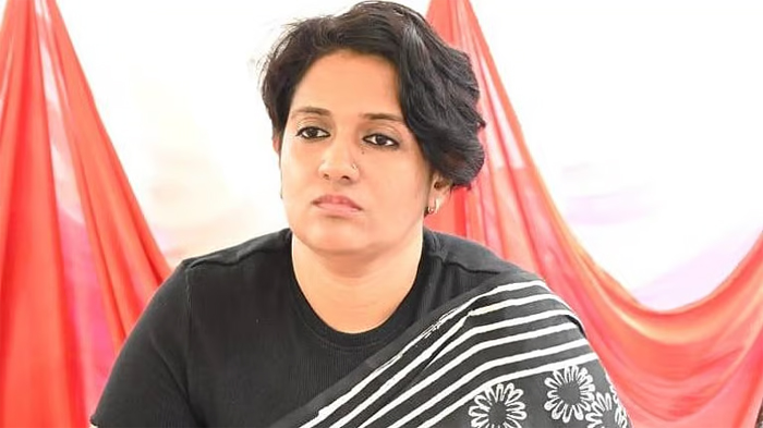  ഹ്ലാദിപ്പിന്‍ ആനന്ദിപ്പിന്‍; ഞാനൊരു സിംഗിള്‍ മദര്‍: വിവാഹമോചിതയാണെന്ന് വെളിപ്പെടുത്തി 'പുഴു' സംവിധായിക റത്തിന