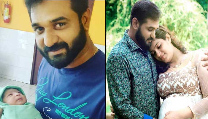 ടൊവിനോയ്ക്കും ചാക്കോച്ചനും  പിന്നാലെ രഞ്ജിത്തും;  താരം മകള്‍ക്കിട്ട പേര് ചര്‍ച്ചയാക്കി ആരാധകര്‍