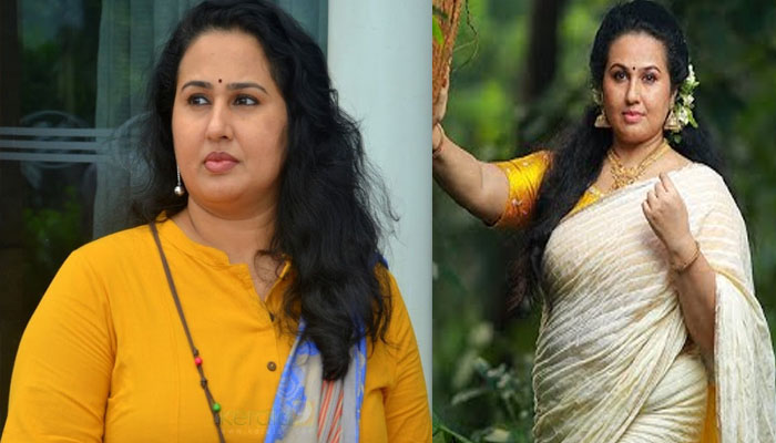  പ്രണയകാലത്ത് കുറേ പേർ പാര വെച്ചിട്ടുണ്ട്; വിവാഹം എതിർപ്പില്ലാതെ നടന്നതിനെ കുറിച്ച് രശ്മി ബോബൻ 