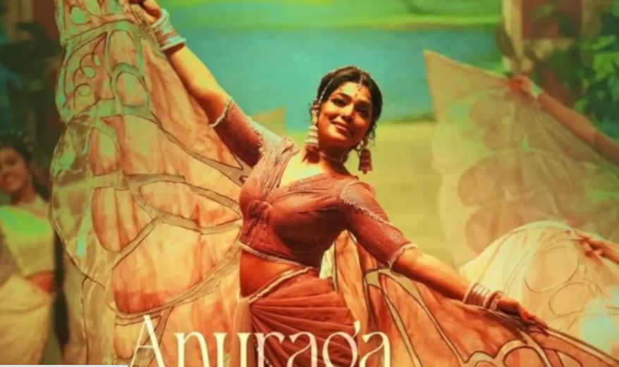 എംഎസ് ബാബുരാജിന്റെ ഈണത്തിന് പി ഭാസ്‌കരന്റെ വരികളാല്‍ മനോഹരമാക്കിയ അനുരാഗ മധുചഷകത്തിന് 59 വര്‍ഷത്തിന് ശേഷം പുനരാവിഷ്‌കാരം; ചുവടുവച്ച് റിമ കല്ലിങ്കല്‍; നടിയുടെ പിറന്നാള്‍ ദിനത്തില്‍ പുറത്തിറക്കിയ   നീലവെളിച്ചത്തിലെ ഗാനം ഏറ്റെടുത്ത് ആരാധകരും