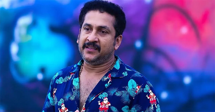 ഓട്ടോ തൊഴിലാളികളെ ചേര്‍ത്ത് പിടിക്കണം എന്ന് തോന്നിയ കാരണം ചൂട് കാലാവസ്ഥയിലും ഓട്ടോ പിടിച്ച് കയറിയപ്പോള്‍ 450രൂപ; കൂടുതലല്ലേയെന്ന് ചോദിച്ചപ്പോള്‍ സിനിമാക്കാരനല്ലെ മരണ നടനല്ലെ എന്ന് പരിഹാസം ; കൊച്ചിയിലെ ഓട്ടോ യാത്രാ അനുഭവം പങ്ക് വച്ച് സന്തോഷ് കീഴാറ്റൂര്‍