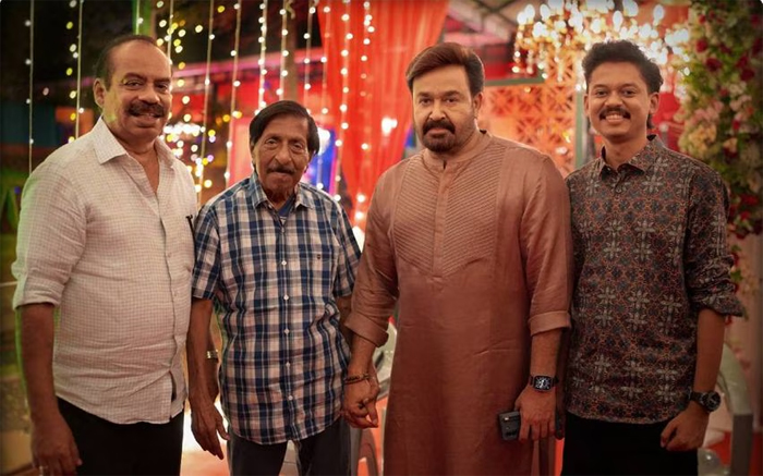  ശ്രീനിവാസന്റെ കൈപിടിച്ച് മോഹന്‍ലാല്‍'; മില്യണ്‍ ഡോളര്‍ ചിത്രവുമായി സംഗീത് പ്രതാപ്; സത്യന്‍ അന്തിക്കാടും മോഹന്‍ലാലും വീണ്ടും ഒന്നിക്കുന്നു 