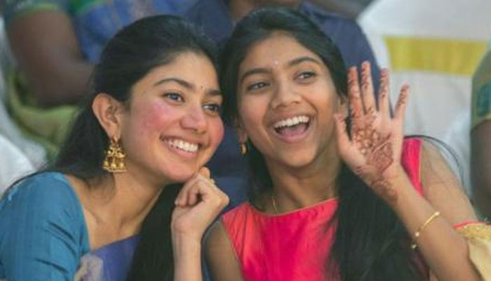    മേയ്ക്കപ്പിടാന്‍ കഴിയാത്തത് കൊണ്ടല്ല..! രണ്ടു കോടി കിട്ടിയിട്ടും  അതില്‍ അഭിനയിക്കാത്തതിന് കാരണം ഇതാണ്; വെളിപ്പെടുത്തലുമായി സായി പല്ലവി  