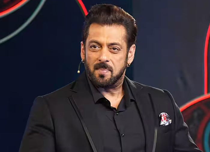  സിനിമ ടിക്കറ്റുകളുടെ വില കുറയ്ക്കണം; ചിലര്‍ സിനിമ കാണാന്‍ രണ്ടര മണിക്കൂര്‍ ഡ്രൈവ് ചെയ്യുന്നു; അവര്‍ക്ക് പെട്രോള്‍ കാശ് നോക്കണ്ടേ; പോപ്പ്‌കോണിന്റെ പൈസയും കുറയ്ക്കണം; തുറന്നടിച്ച് സല്‍മാന്‍ ഖാന്‍ 