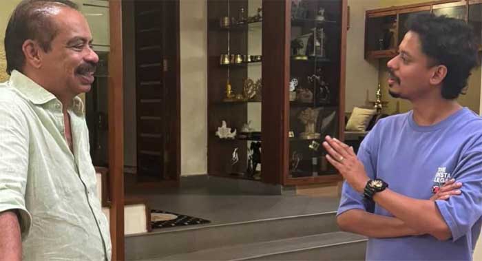  മോഹന്‍ലാല്‍-സത്യന്‍ അന്തിക്കാട് യൂണിവേഴ്സിലേക്ക് അമല്‍ ഡേവിസും; സത്യന്‍ അന്തിക്കാടിനും അഖില്‍ സത്യനുമൊപ്പമുളള ചിത്രം പങ്കുവെച്ച് സംഗീത്