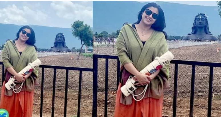  'മലമുകളിലേക്ക് ഒന്നിലധികം പാതകളുണ്ടെന്ന് നിങ്ങള്‍ മനസ്സിലാക്കണം; പ്രചോദനമേകുന്ന കുറിപ്പുമായി കോയമ്പത്തൂരിലുള്ള ആദിയോഗി ശിവ പ്രതിമയ്ക്ക് മുന്നില്‍ നിന്നുള്ള ചിത്രം പങ്ക് വച്ച് സംയുക്ത വര്‍മ