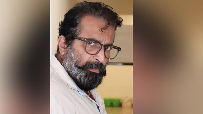  സീരിയല്‍ നടന്‍ ദിലീപ് ശങ്കര്‍ മരിച്ച നിലയില്‍; തിരുവനന്തപുരത്തെ ഹോട്ടലില്‍ മരിച്ച നിലയില്‍ കണ്ടെത്തിയത് അമ്മയറിയാതെ, സുന്ദരി തുടങ്ങിയ സീരിയലുകളിലൂടെ ശ്രദ്ധ നേടിയ നടനെ;  വിവരം പുറത്തറിഞ്ഞത് മുറിയില്‍ നിന്ന് ദുര്‍ഗന്ധം വമിച്ചതോടെ