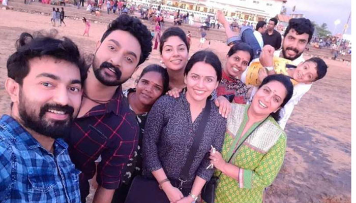 ഫ്രീ ടൈം അടിച്ചുപൊളിച്ച് സീതാകല്യാണം ടീം..! ചിത്രങ്ങള്‍ വൈറല്‍
