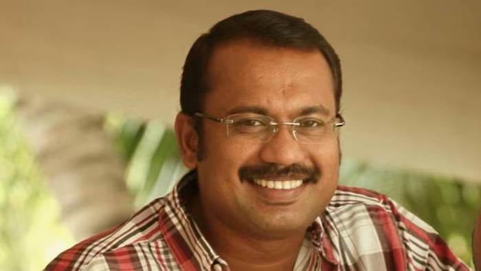  സിനിമ സംവിധായകന്‍ ഷാഫി ആശുപത്രിയില്‍; ആരോഗ്യ നില ഗുരതരാവസ്ഥയിലെന്ന് ആശുപത്രി അധികൃതര്‍; സട്രോക്കിനെ തുടര്‍ന്ന് ഉണ്ടായ ആന്തരിക രക്തസ്രാവം മൂലം  തീവ്രപരിചരണ വിഭാഗത്തില്‍ ചികിത്സയില്‍