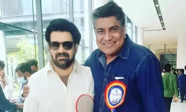 മലയാളത്തിന്റെ നിത്യ ഹരിതനായകന്‍ ശങ്കറിനോടൊപ്പം വേദി പങ്കിടാന്‍ കഴിഞ്ഞതില്‍ ഏറെ സന്തോഷം; ഒറ്റപ്പാലത്ത് എത്തിയ നടന്‍ ശങ്കറിനൊപ്പമുളള ചിത്രം പങ്കുവെച്ച് വി.എ ശ്രീകുമാര്‍