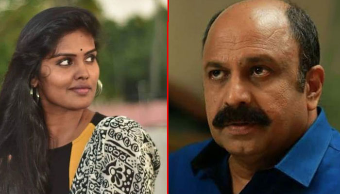 സിദ്ദിഖിനെ കുഴിയിൽ ചാടിച്ചത് സിനിമാ പ്രിവ്യൂവിനെത്തിയപ്പോൾ നടിയോട് ഇത് ഓസ്‌ട്രേലിയ അല്ല.. കുറച്ചു കൂടി മാന്യമായി വസ്ത്രം ധരിക്കൂ എന്ന് പറഞ്ഞതോ? മകളെ പോലെ കരുതി നൽകിയ ഉപദേശം മീടൂവായത് വിശ്വസിക്കാനാവുന്നില്ലെന്ന വികാരം സുഹൃത്തുക്കളോട് പങ്കുവച്ച് സിനിമാ താരം