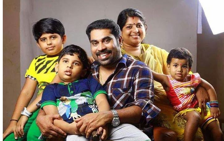  ഗണിത ശാസ്ത്രത്തില്‍ മാസ്റ്റേഴ്സ് ബിരുദം; ചാര്‍ട്ടേഡ് അക്കൗണ്ടന്റ്; ഇപ്പോള്‍ മൂന്നു മക്കളുടെ അമ്മ; സുരാജ് വെഞ്ഞാറമൂടിന്റെ ഭാര്യ ചില്ലറക്കാരിയല്ല