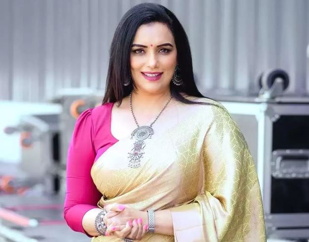  രതിനിര്‍വേദവും കാമസൂത്രയും ചെയ്യാന്‍ ഇനിയും തയ്യാര്‍;  ബിക്കിനി ധരിച്ച് അഭിനയിക്കാന്‍ പറഞ്ഞാലും ചെയ്യും; ബോധമില്ലാതെ ഇതുവരെ  ഒന്നും ചെയ്തിട്ടില്ല; ജോലി രാജി വെച്ചിട്ട് ഹൗസ് ഹസ്ബന്‍ഡും ഹൗസ് ഫാദറുമായിരിക്കുകയാണ് ഭര്‍ത്താവ്; വിശേഷങ്ങള്‍ പങ്ക് വച്ച് ശ്വേതാ മേനോന്‍
